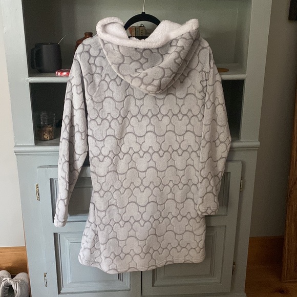 Disney Mickey logo lounge fleece hoody size medium - Picture 2 of 8